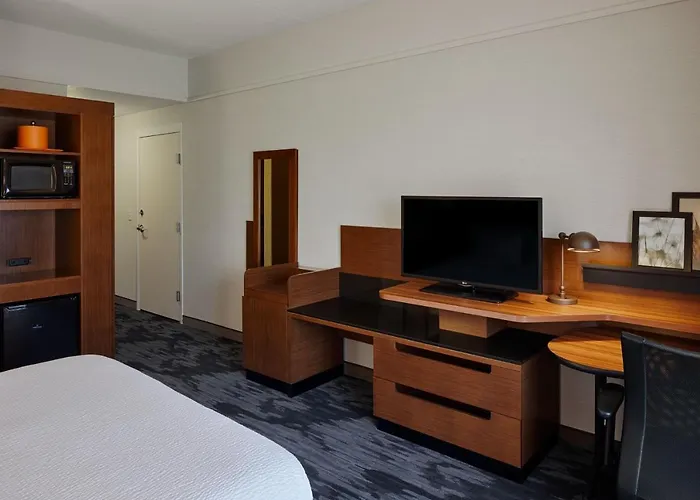 Fairfield & By Marriott Airport Hotel 3*