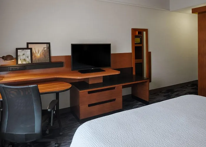 Hotel Fairfield & By Marriott Airport Columbus