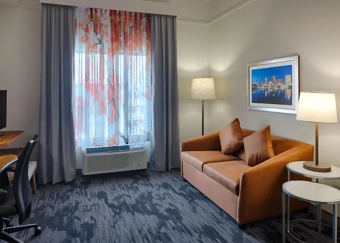 Hotel Fairfield & By Marriott Airport 3*
