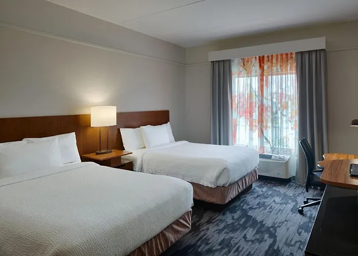 Fairfield & By Marriott Airport Hotel Columbus