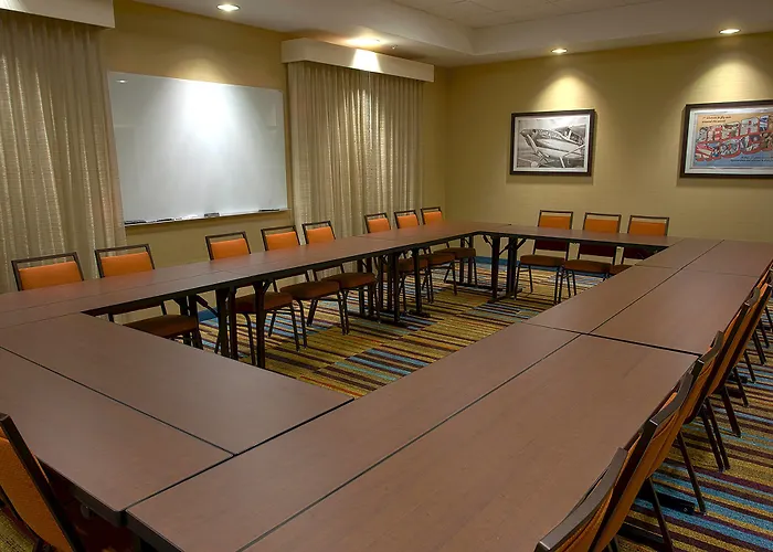 Fairfield & By Marriott Airport 3*
