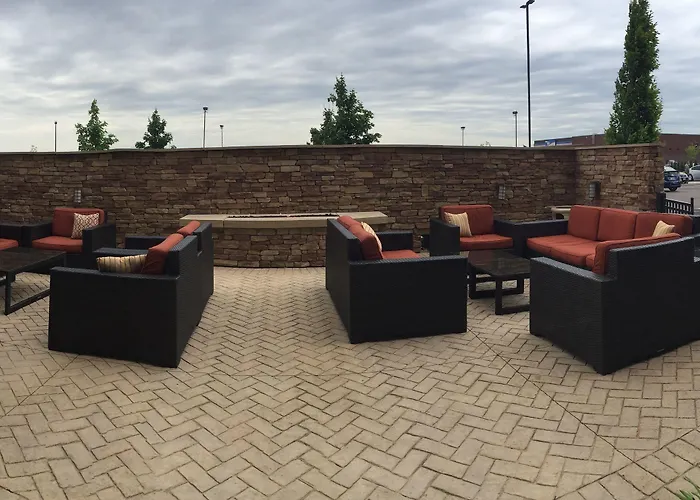 Fairfield & By Marriott Airport Hotel Columbus