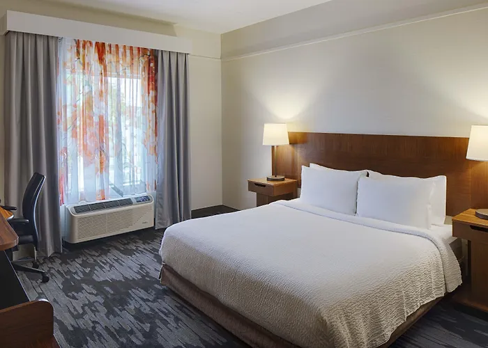 Fairfield & By Marriott Airport Hotel