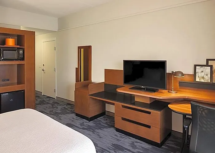 Fairfield & By Marriott Airport Columbus