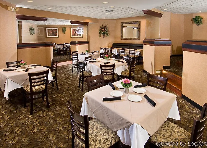 Hotel Fairfield & By Marriott Airport